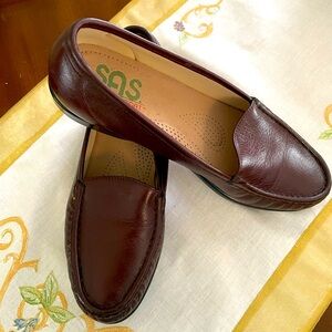 SAS Brown loafers, size 8 1/2 medium